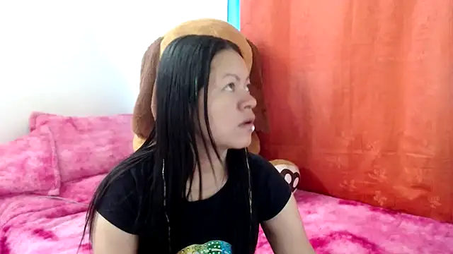 Cristal w online show from 12-19-25, 02:57