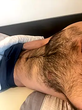 Snapshot of cubgay4u chatting on 10-17-25, 08:28 cubgay4u online show from 10-17-25, 08:28