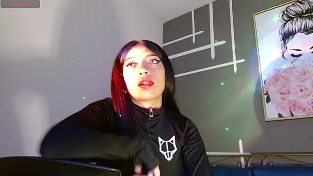 Snapshot of Ey_im_simone chatting on 10-10-25, 07:57 Ey im simone online show from 10-10-25, 07:57