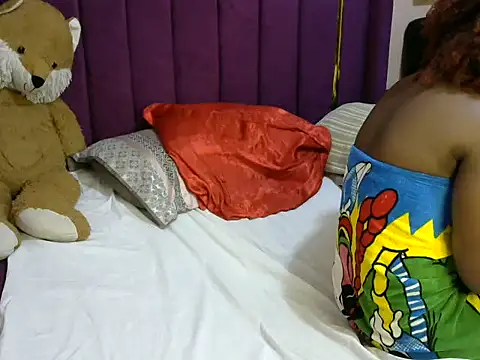 Snapshot of slender-qwene chatting on 11-17-25, 09:04 slender-qwene online show from 11-17-25, 09:04