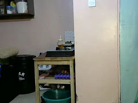 Snapshot of slender-qwene chatting on 11-17-25, 09:09 slender-qwene online show from 11-17-25, 09:09