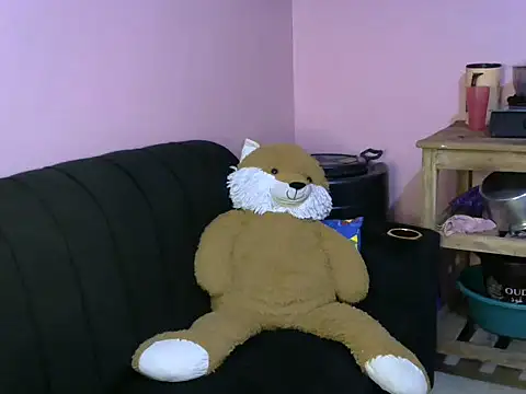 Snapshot of slender-qwene chatting on 11-20-25, 08:19 slender-qwene online show from 11-20-25, 08:19