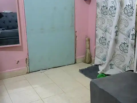 Snapshot of slender-qwene chatting on 02-14-26, 11:07 slender-qwene online show from 02-14-26, 11:07