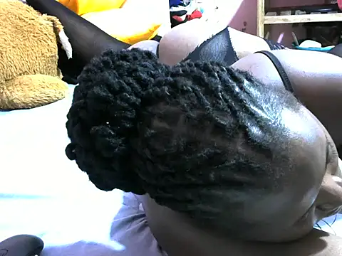 Snapshot of slender-qwene chatting on 02-22-26, 08:18 slender-qwene online show from 02-22-26, 08:18