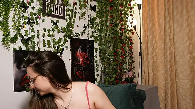 NaughtYHomemadE online show from 11-08-25, 10:04