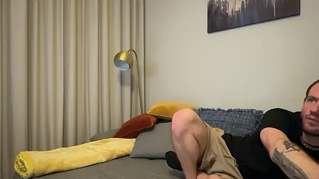 Snapshot of KingCal205 chatting on 09-26-25, 09:19 KingCal205 online show from 09-26-25, 09:19