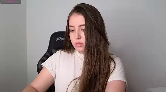 Snapshot of Daivis_17 chatting on 12-11-24, 12:23 Daivis 17 online show from 12-11-24, 12:23