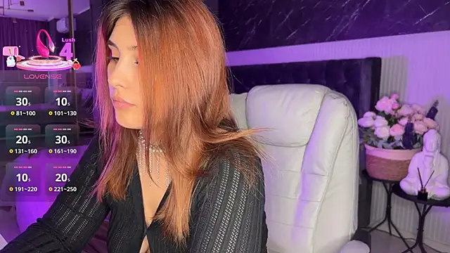 Snapshot of XtraHotX chatting on 10-02-25, 01:12 XtraHotX online show from 10-02-25, 01:12