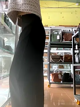 Snapshot of Rosa_998 chatting on 10-28-25, 01:20 Rosa 998 online show from 10-28-25, 01:20