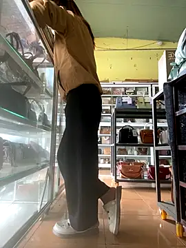 Snapshot of Rosa_998 chatting on 11-23-25, 12:54 Rosa 998 online show from 11-23-25, 12:54