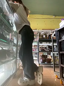 Snapshot of Rosa_998 chatting on 12-15-25, 12:59 Rosa 998 online show from 12-15-25, 12:59