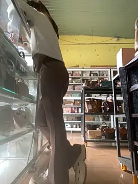 Snapshot of Rosa_998 chatting on 12-23-25, 01:03 Rosa 998 online show from 12-23-25, 01:03