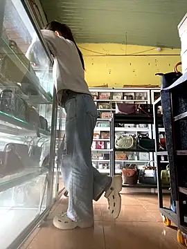 Snapshot of Rosa_998 chatting on 01-06-26, 01:31 Rosa 998 online show from 01-06-26, 01:31