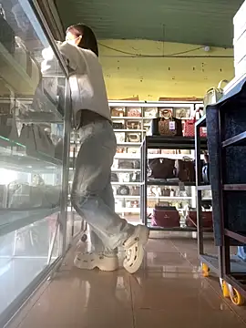 Snapshot of Rosa_998 chatting on 02-04-26, 12:38 Rosa 998 online show from 02-04-26, 12:38