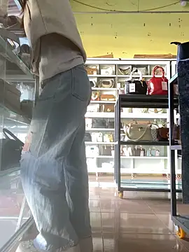 Snapshot of Rosa_998 chatting on 02-14-26, 12:40 Rosa 998 online show from 02-14-26, 12:40