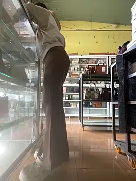 Snapshot of Rosa_998 chatting on 02-16-26, 12:40 Rosa 998 online show from 02-16-26, 12:40