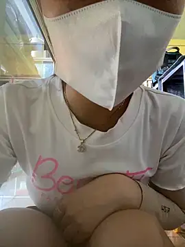 Snapshot of Rosa_998 chatting on 05-07-26, 01:11 Rosa 998 online show from 05-07-26, 01:11