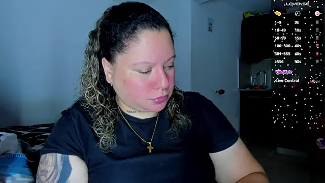 Snapshot of mariana_maze chatting on 12-22-24, 06:48 mariana maze online show from 12-22-24, 06:48