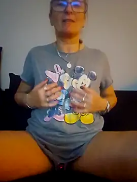 Snapshot of Steffi45 chatting on 10-21-25, 01:12 Steffi45 online show from 10-21-25, 01:12