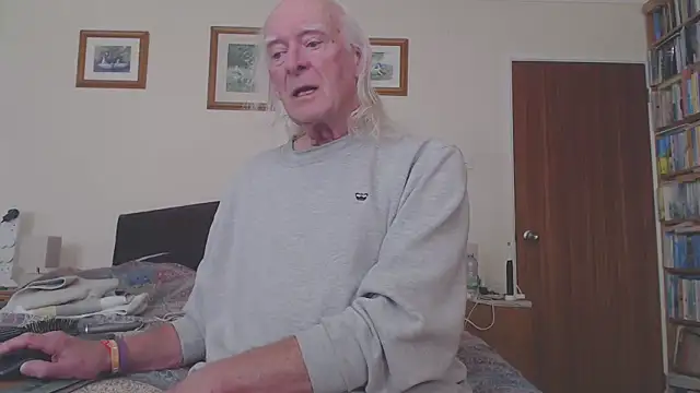 WaverlyKernow online show from 03-09-26, 01:04