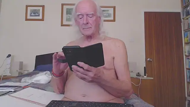 Snapshot of WaverlyKernow chatting on 03-21-26, 03:59 WaverlyKernow online show from 03-21-26, 03:59
