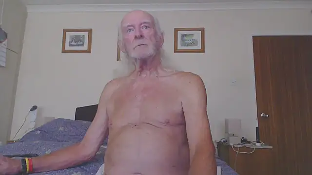 Snapshot of WaverlyKernow chatting on 06-27-26, 09:14 WaverlyKernow online show from 06-27-26, 09:14