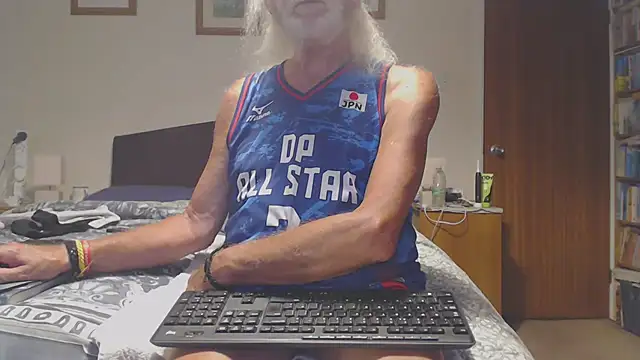 Snapshot of WaverlyKernow chatting on 07-19-26, 03:38 WaverlyKernow online show from 07-19-26, 03:38
