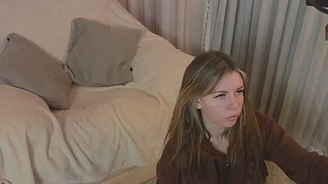 Snapshot of Real_Tini chatting on 03-20-25, 01:04 Real Tini online show from 03-20-25, 01:04