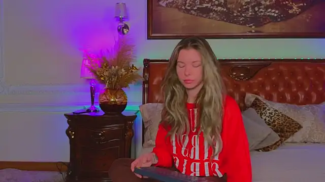 Real Tini online show from 11-14-25, 06:01