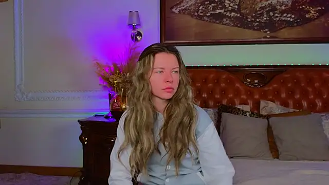 Real Tini online show from 11-17-25, 06:19