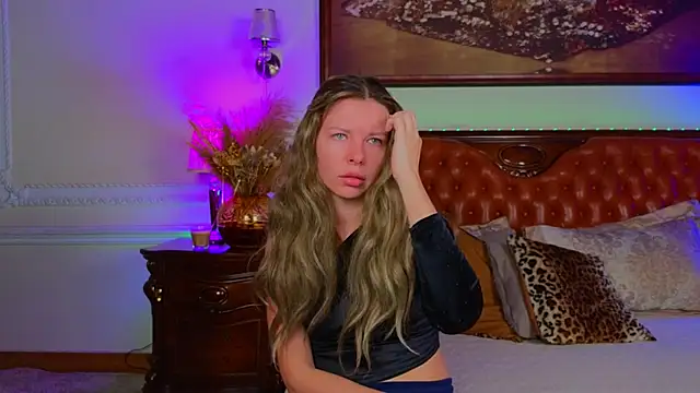 Real Tini online show from 11-28-25, 06:16