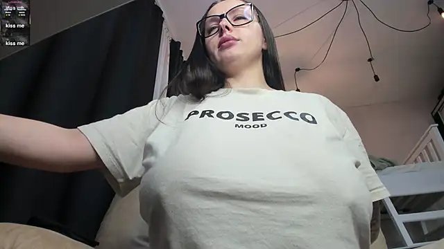 Snapshot of lecherous_wife chatting on 10-13-25, 05:57 lecherous wife online show from 10-13-25, 05:57