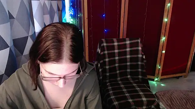 Snapshot of Emma_and_Tyller chatting on 12-12-24, 08:36 Emma and Tyller online show from 12-12-24, 08:36