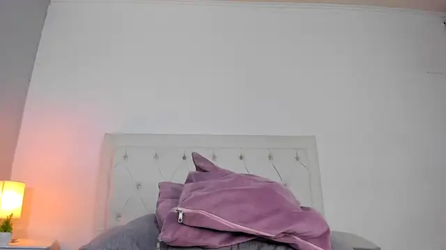 MELISSA ALVAREZ online show from 11-27-25, 09:22