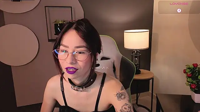 Snapshot of rosse_98_ chatting on 07-11-26, 01:36 rosse 98 online show from 07-11-26, 01:36