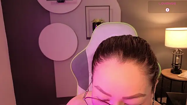 Snapshot of rosse_98_ chatting on 07-15-26, 03:39 rosse 98 online show from 07-15-26, 03:39