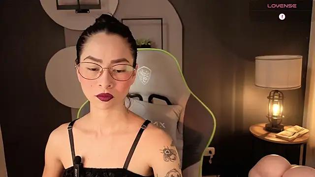 Snapshot of rosse_98_ chatting on 07-16-26, 02:45 rosse 98 online show from 07-16-26, 02:45