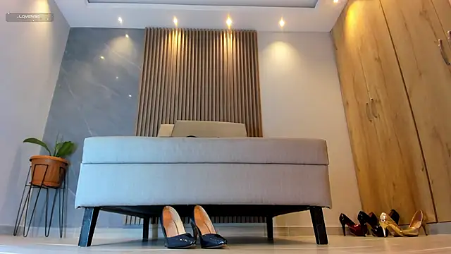 Katherinlevinee1 online show from 03-18-25, 10:48