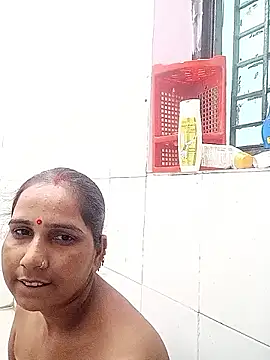 reemacouple007 online show from 05-12-26, 05:48