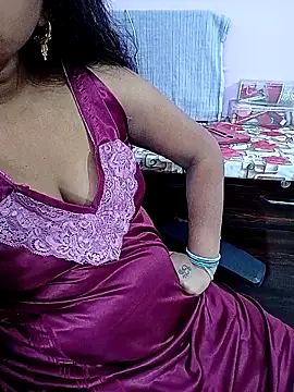 reemacouple007 online show from 06-05-26, 07:58