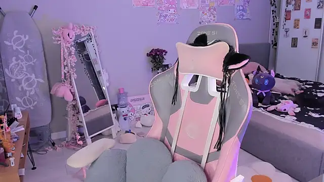 Snapshot of Aliceblush chatting on 12-14-24, 02:42 Aliceblush online show from 12-14-24, 02:42