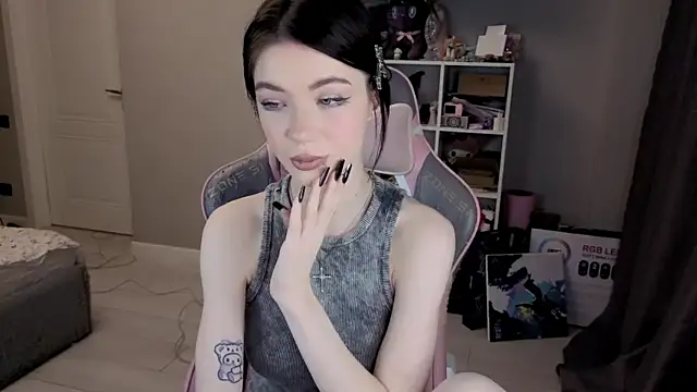 Snapshot of Aliceblush chatting on 02-11-26, 03:17 Aliceblush online show from 02-11-26, 03:17