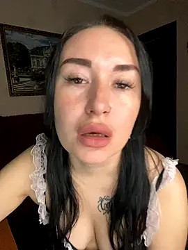 Roxana Bell online show from 10-29-25, 05:58