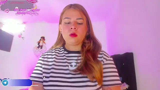 Snapshot of little_tifanny82 chatting on 12-16-25, 01:27 little tifanny82 online show from 12-16-25, 01:27