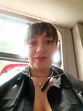 Snapshot of tata_laima__ chatting on 04-14-26, 03:07 tata laima online show from 04-14-26, 03:07