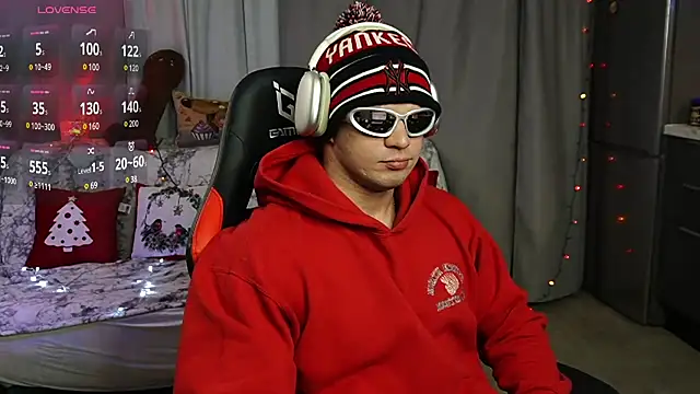 Snapshot of danielkraigforu chatting on 01-04-25, 11:17 danielkraigforu online show from 01-04-25, 11:17