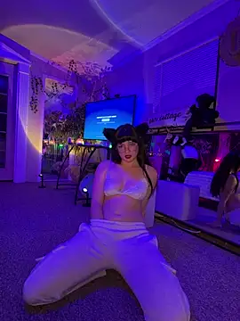 Snapshot of urpuppymoon chatting on 02-13-26, 01:01 urpuppymoon online show from 02-13-26, 01:01