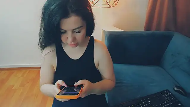 LayaFlow online show from 04-03-26, 07:06