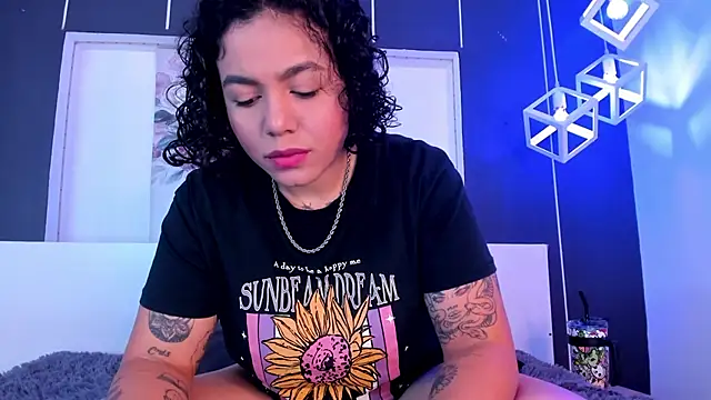 Alexxxholy online show from 12-31-24, 01:41