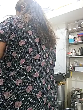 Ravina patil1 online show from 02-05-25, 04:25